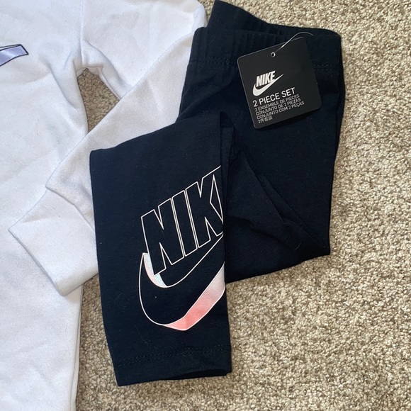 Nike Suit 🤍✔️ - Picture 3 of 4